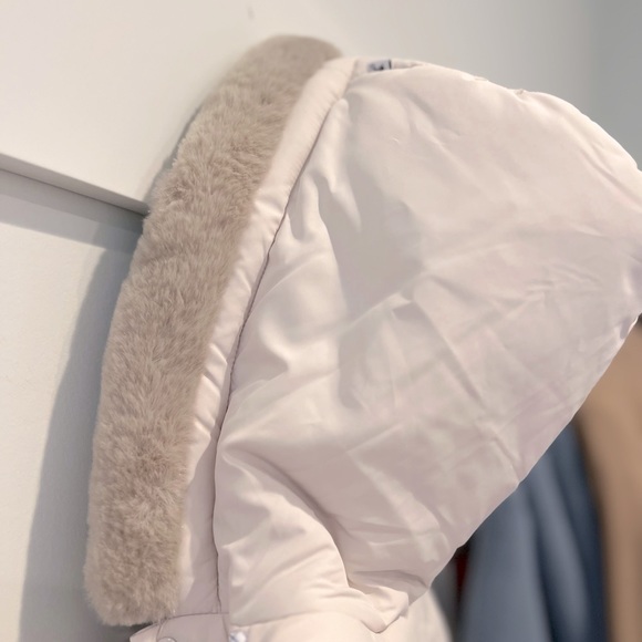 New with tags. Jacadi fur hooded snow suit, size 6M. Pristine. Retail $230. - Picture 6 of 10